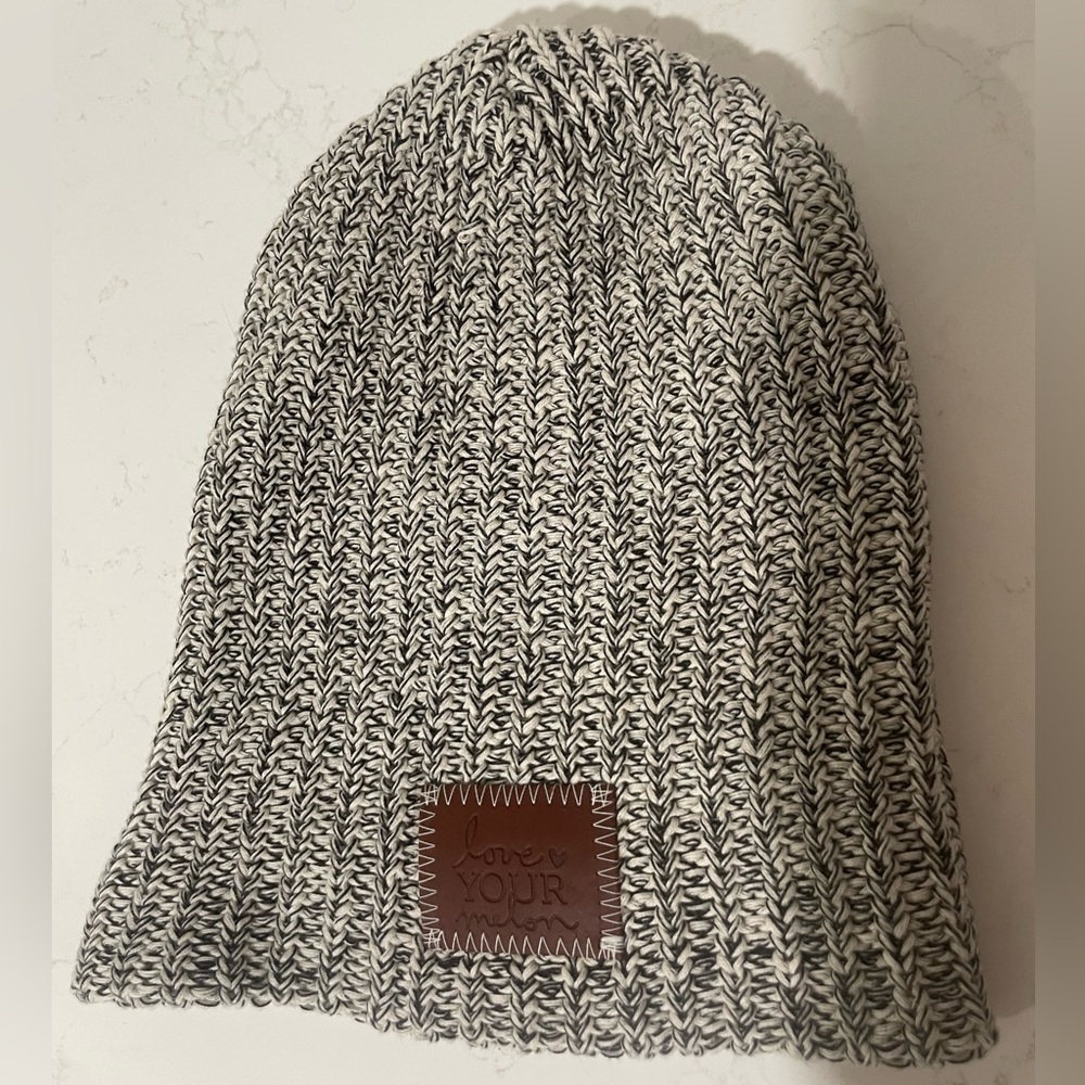 LOVE YOUR MELON Classic Knit Beanie